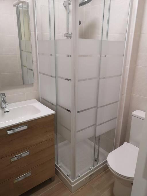 Hostal Mari: University Area Private Rooms with Shared Baths La Laguna  Exterior photo