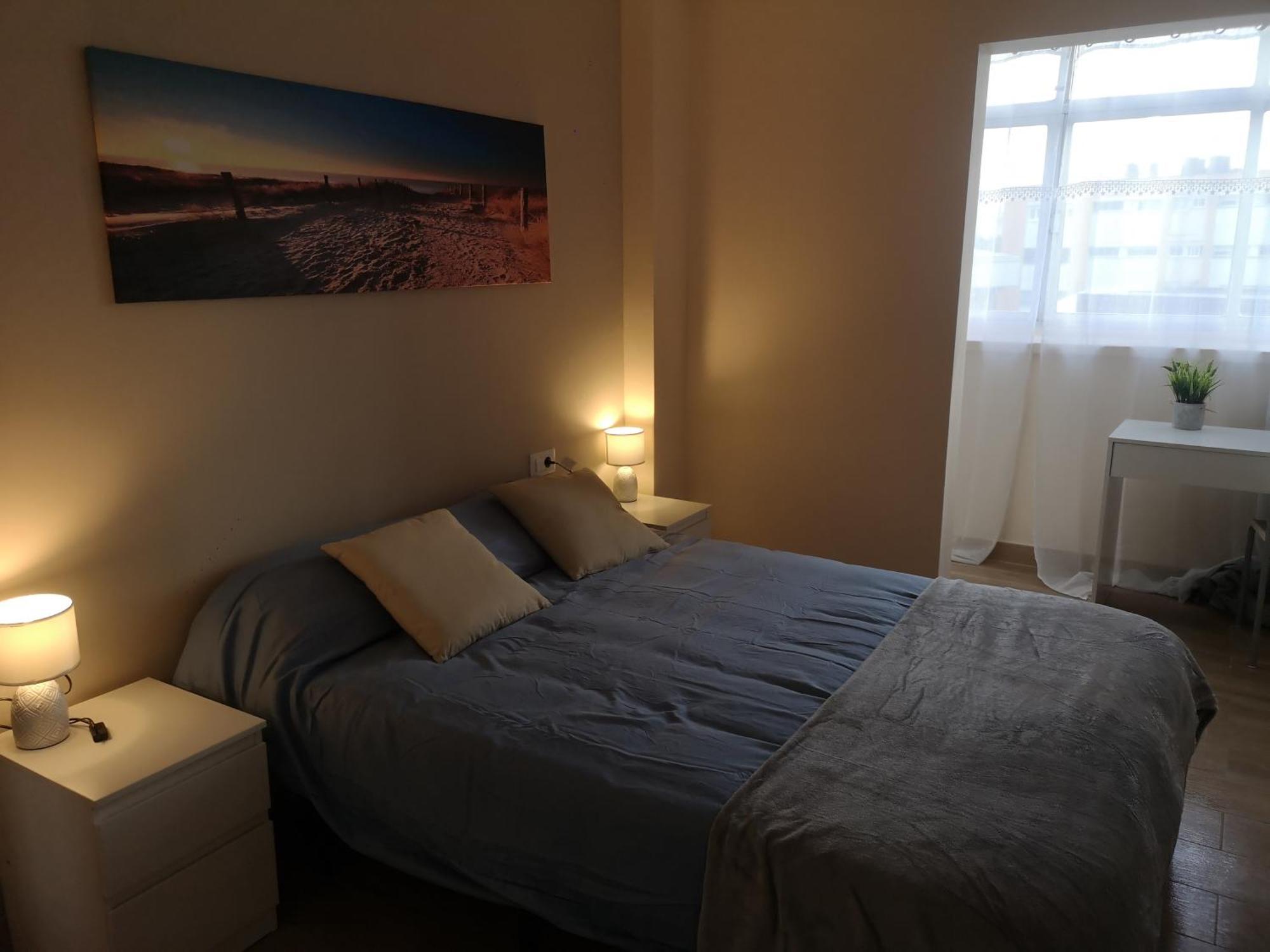 Hostal Mari: University Area Private Rooms with Shared Baths La Laguna  Exterior photo